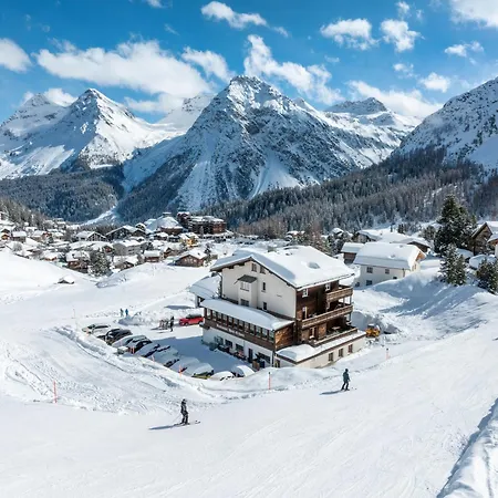 Erzhorn Szálloda 2*